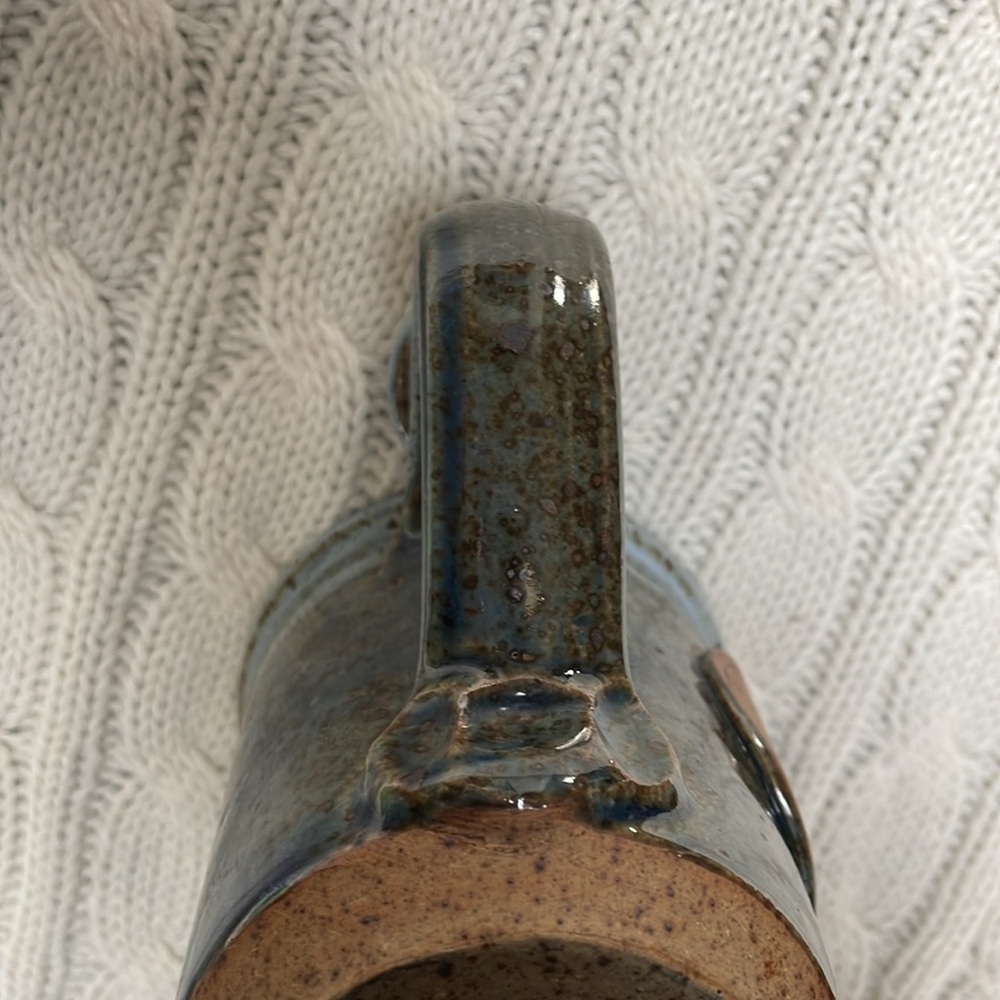 Artisan glazed coffee cup. Pottery. Stoneware. Yadduh, yaddah, yaddah 2 toned - Picture 6 of 9